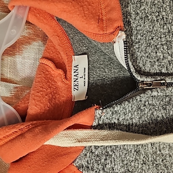 Women's Zip-up - Picture 3 of 5